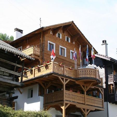 B&B Cafe De La Poste Agettes Exterior photo