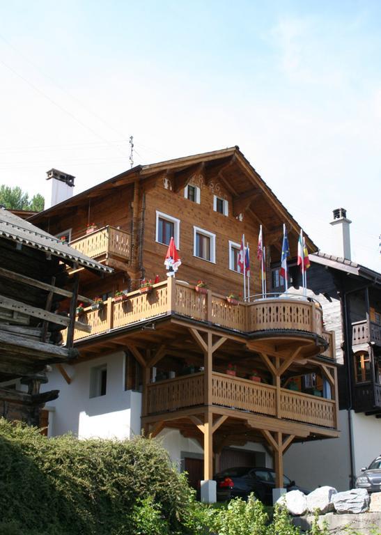 B&B Cafe De La Poste Agettes Exterior photo